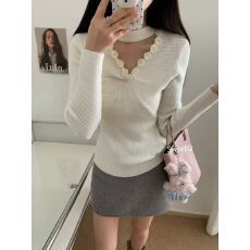 批发轻熟风镂空紫色花朵长袖针织衫<b class='q'>女</b>秋冬2025新款设计感显瘦绝美毛衣