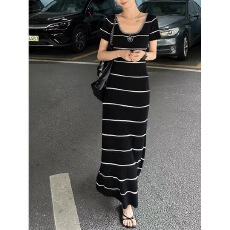 批发2026年女夏季U领短袖条纹针织连衣裙休闲宽松显瘦山茶花长款<b class='q'>T</b><b class='q'>恤</b>裙