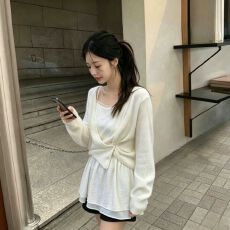 批发设计感/韩系新款V领交叉针织开衫女宽松显瘦百搭毛衣外套上衣<b class='q'>潮</b>
