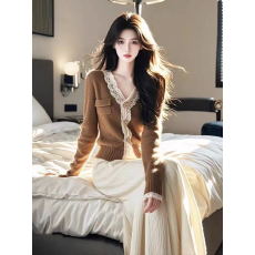 ROUJE KORA美拉德棕色蕾丝边V领毛衣针织开衫女秋冬新款气质上衣