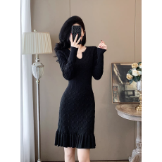 批发秋冬新款针织连衣<b class='q'>裙</b>女长袖V领高级感修身小个子短款荷叶连包臀<b class='q'>裙</b>
