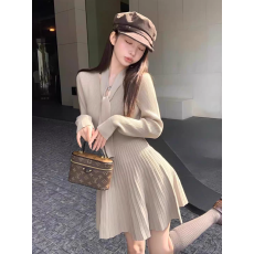 批发御姐感修身针织连衣<b class='q'>裙</b>配大衣收腰包臀<b class='q'>裙</b>秋冬A字百褶毛衣打底<b class='q'>裙</b>女