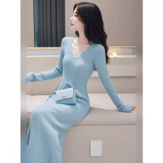 批发高品质秋冬新款御姐风情万种独特绝美高级感蓝色针织<b class='q'>连衣裙</b>子女