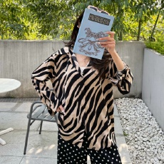 批发大码女装<b class='q'>中长款</b>斑马纹衬衫遮屁股夏季胖mm遮肉显瘦防晒雪纺衬衣