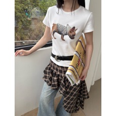 批发2026夏季新款设计感复古腊肠狗印花修身正肩短袖T恤<b class='q'>女休闲</b>短上衣