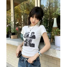 批发2026韩系夏季新款美式修身显瘦百搭<b class='q'>圆领</b>字母人物印花短袖<b class='q'>T</b><b class='q'>恤</b>女