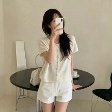 批发<b class='q'>韩</b>系chic白色镂空针织开衫短袖T恤女2026秋季显瘦百搭气质上衣