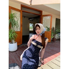 批发阙雅雯Yawen 法式复古小飞袖碎花连衣裙夏藏青度假蕾丝雪纺长裙女