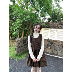 批发韩版复古碎花背心<b class='q'>连衣裙</b>+长袖针织打底衫两件套女2026秋季套装潮