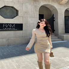 批发淑女风长袖<b class='q'>连衣裙</b>秋冬新款褶皱修身显瘦气质收腰紧身短裙<b class='q'>打底裙</b>子