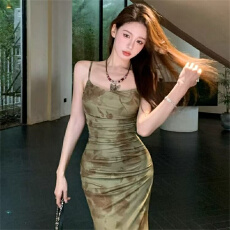 批发纯欲风御姐气质爆款连衣裙网红同款<b class='q'>碎花</b><b class='q'>吊带裙</b> 修身包臀鱼尾长裙