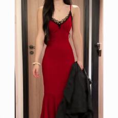 批发甜辣妹战袍<b class='q'>红色</b>吊带<b class='q'>连衣裙</b>生日新款气质拼接蕾丝收腰长裙鱼尾裙子