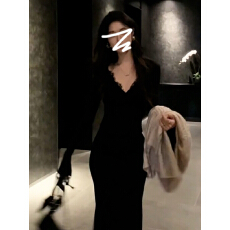 批发法式V领气质修身掐腰内搭黑色连衣裙子女秋季2025新款<b class='q'>包臀</b>鱼尾裙