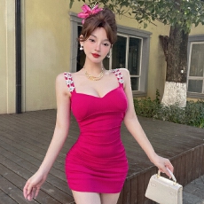 批发实拍  法式气质设计感镶钻<b class='q'>性感</b>吊带显瘦气质连衣裙修身收腰包臀裙