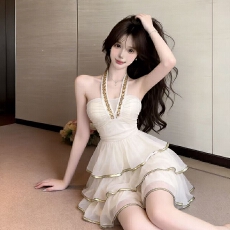 批发实拍  生日宴会小<b class='q'>礼服</b>名媛重工挂脖镶钻纯欲<b class='q'>性感</b>收腰蓬蓬蛋糕短裙