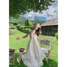 批发【栀夏】韩版温柔风碎花挂脖吊带<b class='q'>连衣裙</b>女气质度假海边裙子