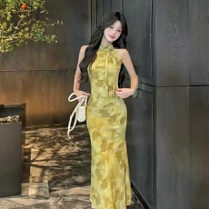 批发官图  新中式国风<b class='q'>改良</b><b class='q'>旗袍</b>挂脖连衣裙复古韵味设计感鱼尾长裙