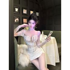 批发御姐性感风蕾丝鱼骨抹胸上衣<b class='q'>女</b>冬季高腰显瘦开叉包臀半身皮裙套装