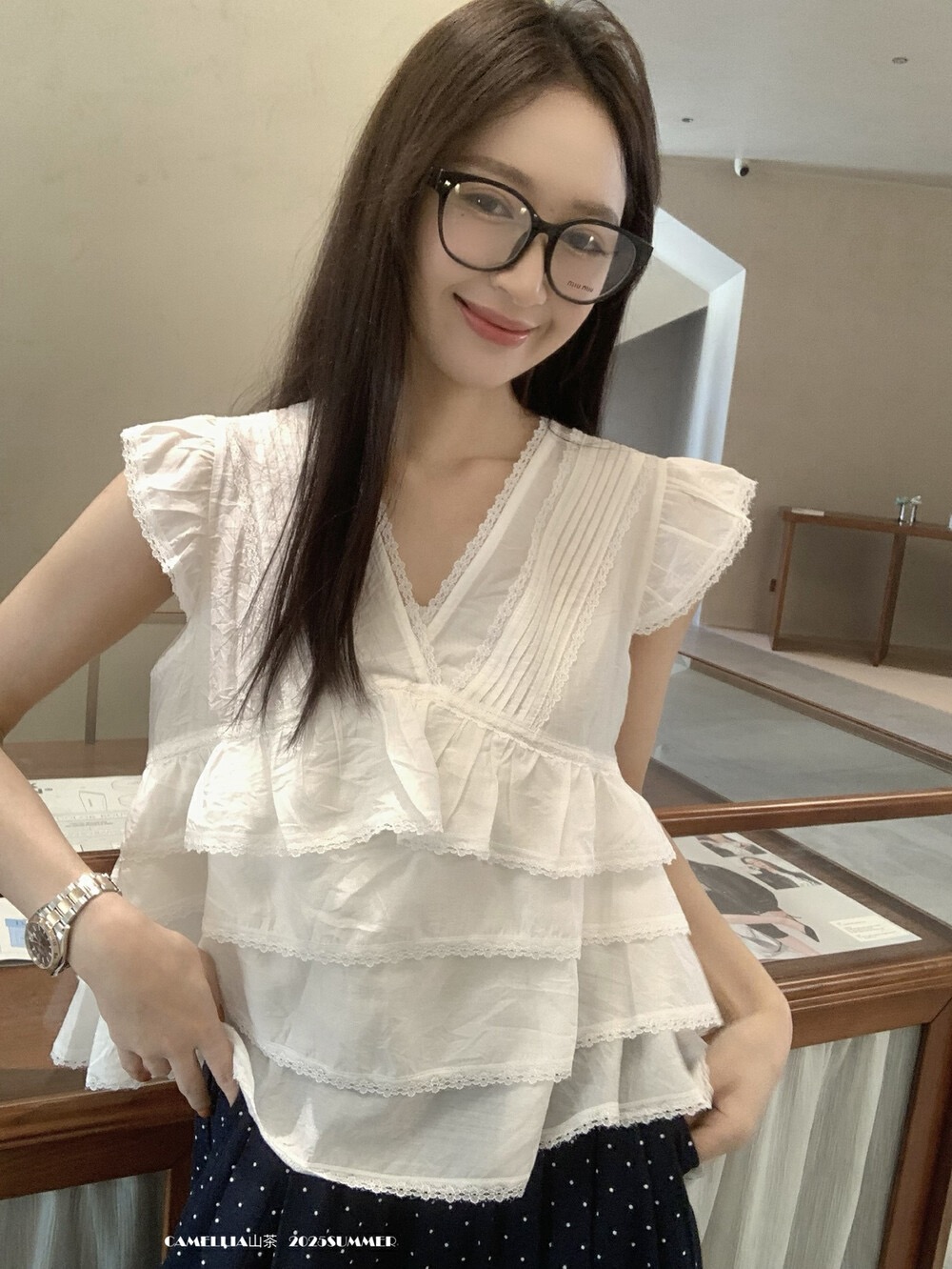 FA33541# 夏季新款时尚百搭V领拼接蕾丝边飞飞袖小衫上衣 服裝批發女裝批發服飾貨源