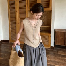 批发<b class='q'>春</b>上新【Hers】简约复古气质吊珠小V领针织背心