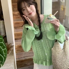 批发镂空花边针织<b class='q'>开衫</b>甜美温柔文艺风简约百搭多巴胺毛针织衫