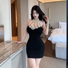 批发实拍实价蕾丝拼接无袖挂脖<b class='q'>连衣裙</b>女黑色纯欲修身性感包臀短裙子