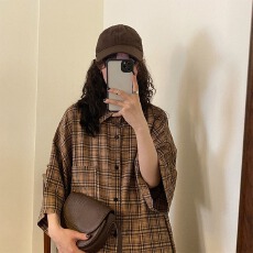 批发日系复古格子短袖<b class='q'>衬衫</b>女夏季宽松别致上衣设计感小众chic港味<b class='q'>衬衣</b>