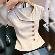 批发2026夏季新款轻熟风短袖上衣女杏色<b class='q'>不规则</b>纽扣显瘦收腰气质高级感