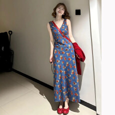 批发2026春夏新款法式甜美蓝色无袖碎花<b class='q'>连衣</b>裙度假气质百搭<b class='q'>长裙</b>子女