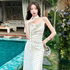 批发高级时尚名媛优雅<b class='q'>波点</b>设计感显瘦复古<b class='q'>连衣裙</b>