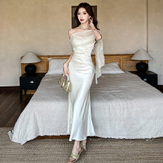 批发巨好看高级感缎面轻奢气质优雅温柔包臀吊带小众<b class='q'>礼服</b>连衣裙
