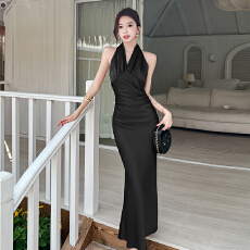 批发高级感缎面御姐名媛v领挂脖绝美巨好看性感露背显瘦收腰礼服长裙