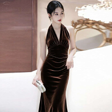 批发轻奢精致纯欲性感绝美浪漫轻奢显瘦修身<b class='q'>复古</b>度假包臀敬酒连衣裙