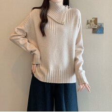批发实拍 <b class='q'>大码</b>女装秋冬内搭杏色针织衫独特翻领设计感宽松时尚毛衣