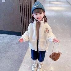 批发女童羊羔绒外套冬装儿童秋冬季加厚洋气上衣2025新款网红时髦上衣