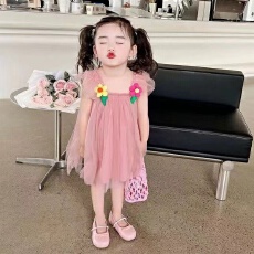 批发儿童飞袖连衣<b class='q'>裙</b><b class='q'>女童</b>202<b class='q'>6</b>夏季新款甜美洋气公主<b class='q'>裙</b>女宝宝设计感<b class='q'>裙</b>子