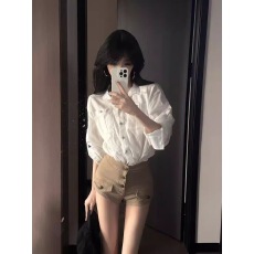 批发气质纯欲丰胯<b class='q'>牛仔</b><b class='q'>短裤</b><b class='q'>女</b>2026年夏季新款多扣高腰紧身显瘦靴裤