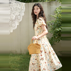 批发法式气质高级感碎花<b class='q'>连衣裙</b>子夏季2025新款女绝美巨好看<b class='q'>泡泡袖</b>长裙