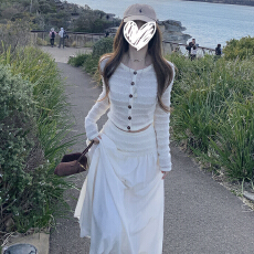 批发韩系早秋季穿搭套装2025年新款爆款独特巨好看设计感<b class='q'>连衣裙</b>子女