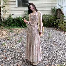 批发法式长袖碎花<b class='q'>连衣裙</b>子女2025新款早秋温柔高级感显瘦甜美长裙套装