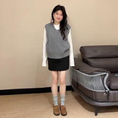 批发灰色v领针织马甲背心女2025新款爆款韩系穿搭叠穿无袖上衣小马夹
