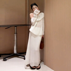 批发法式慵懒风白色一字肩针织<b class='q'>连衣裙</b>子女2025早秋季新款<b class='q'>露肩</b>长裙套装