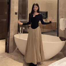 批发2025新款黑色拼接长袖<b class='q'>连衣裙</b>子女装早秋爆款高级显瘦气质掐腰长裙