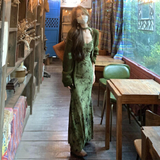 批发法式高级感绿色碎花<b class='q'>吊带</b><b class='q'>连衣裙</b>子女装早秋季流行氛围感穿搭一整套