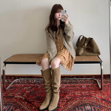 批发早秋碎花<b class='q'>吊带</b><b class='q'>连衣裙</b>子套装女2025新款秋季流行风格气质一整套穿搭