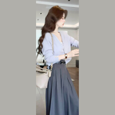 批发小香风衬衫<b class='q'>半身裙</b>两件套装女早秋季穿搭一整套盐系轻熟高级感<b class='q'>职业</b>