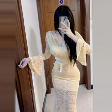 批发秋季法式气质黄色v领长袖连衣裙子女秋<b class='q'>冬</b>2025年新款性感修身短裙