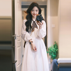 批发法式白色长袖连衣裙子女2025新爆款早秋季巨好看气质收腰长裙