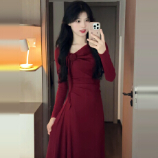 法式复古红色长袖连衣裙子女秋冬内搭打底裙出席重要场合长裙礼服