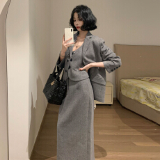 批发法式灰色<b class='q'>西装</b>连衣裙子<b class='q'>女</b>秋季2025新款巨好看出席重要场合套装长<b class='q'>裙</b>